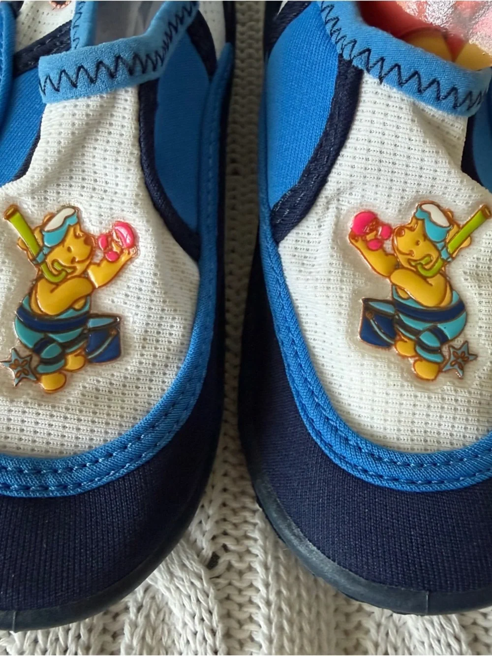 Vintage Winnie The Pooh Water Shoes NEW Sz 7 Tigger Pool Beach Summer Sandals